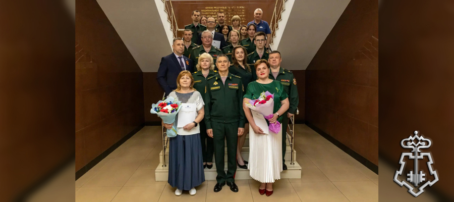В Международный день музеев генерал-полковник Юрий Аверин вручил награды коллективу Центрального музея Росгвардии